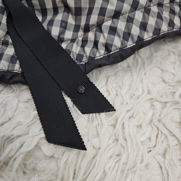 Lululemon Goose Down Vest Lightweight Sz 4 - Picture 6 of 10